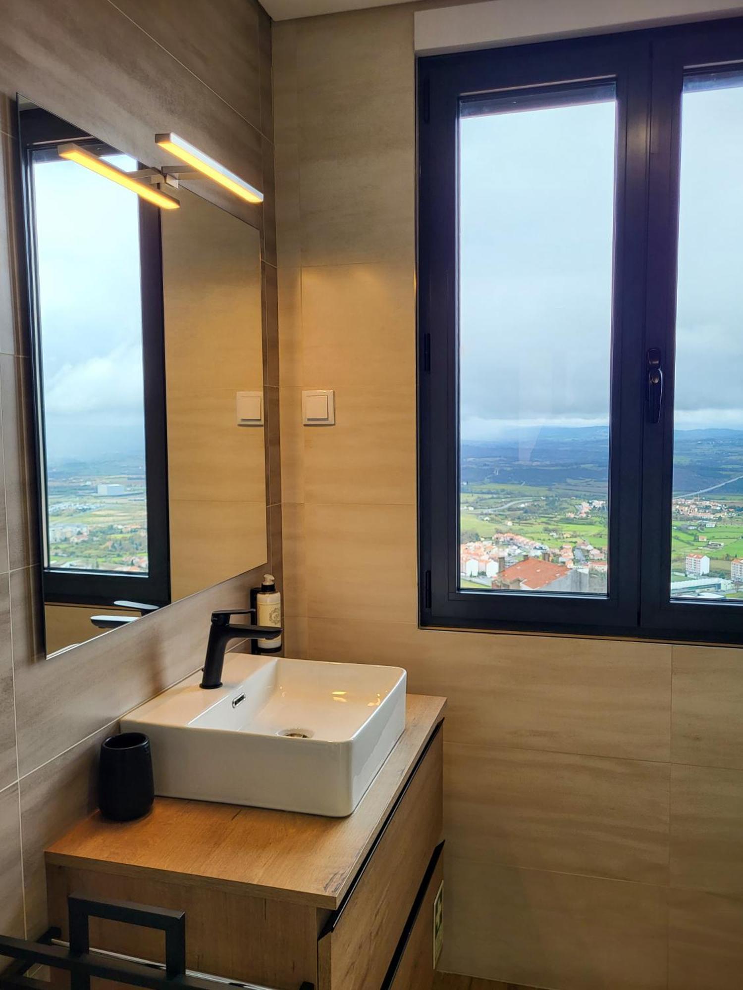 קוביליה Apartamentos Do Mercado חדר תמונה